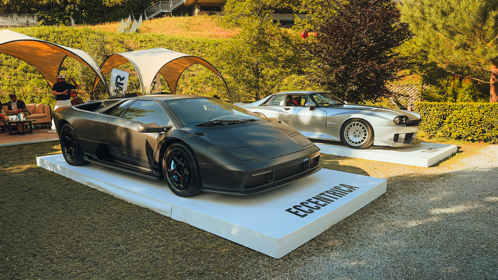 Eccentrica, an early Diablo rebuilt in naked carbon